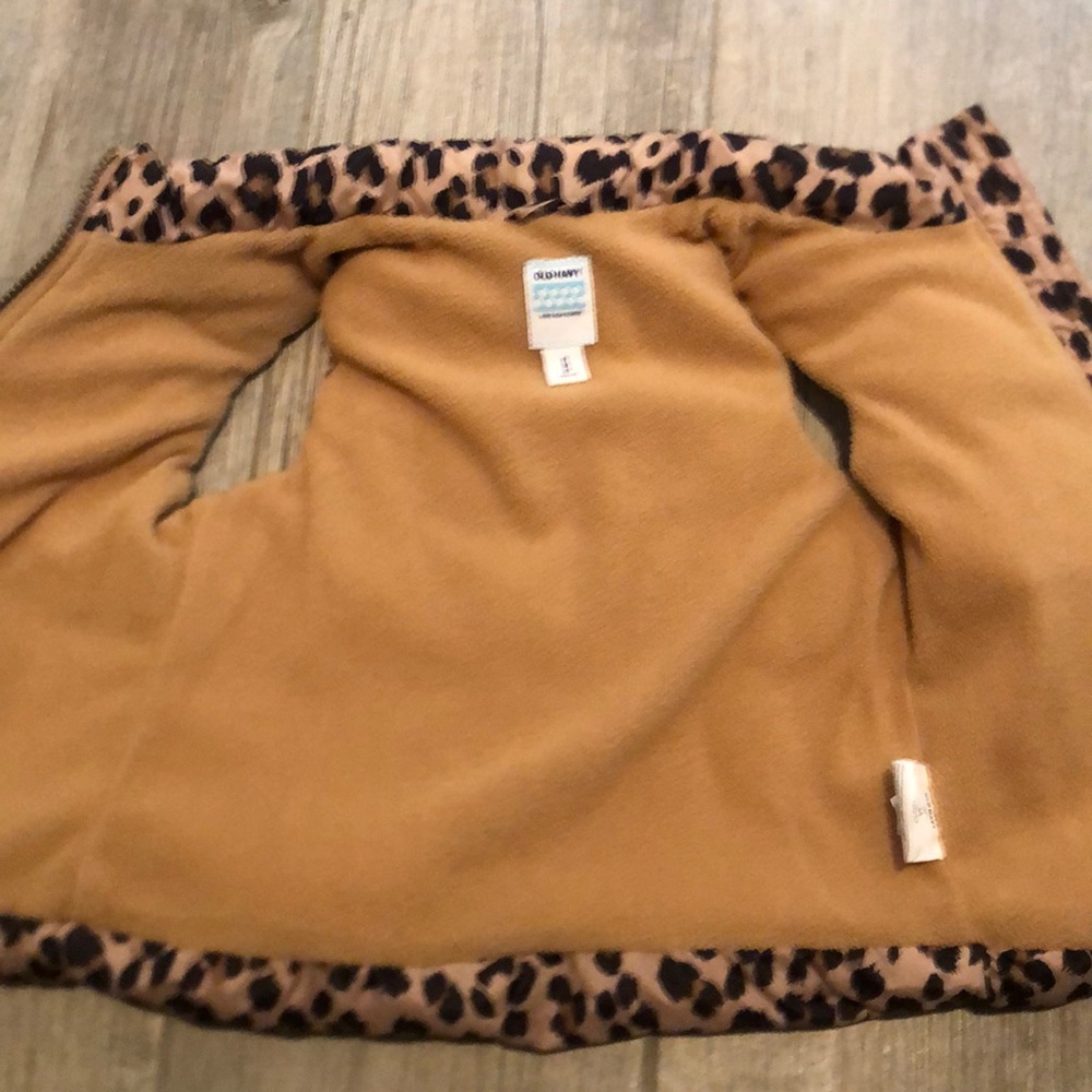 Old Navy leopard vest - Picture 2 of 2
